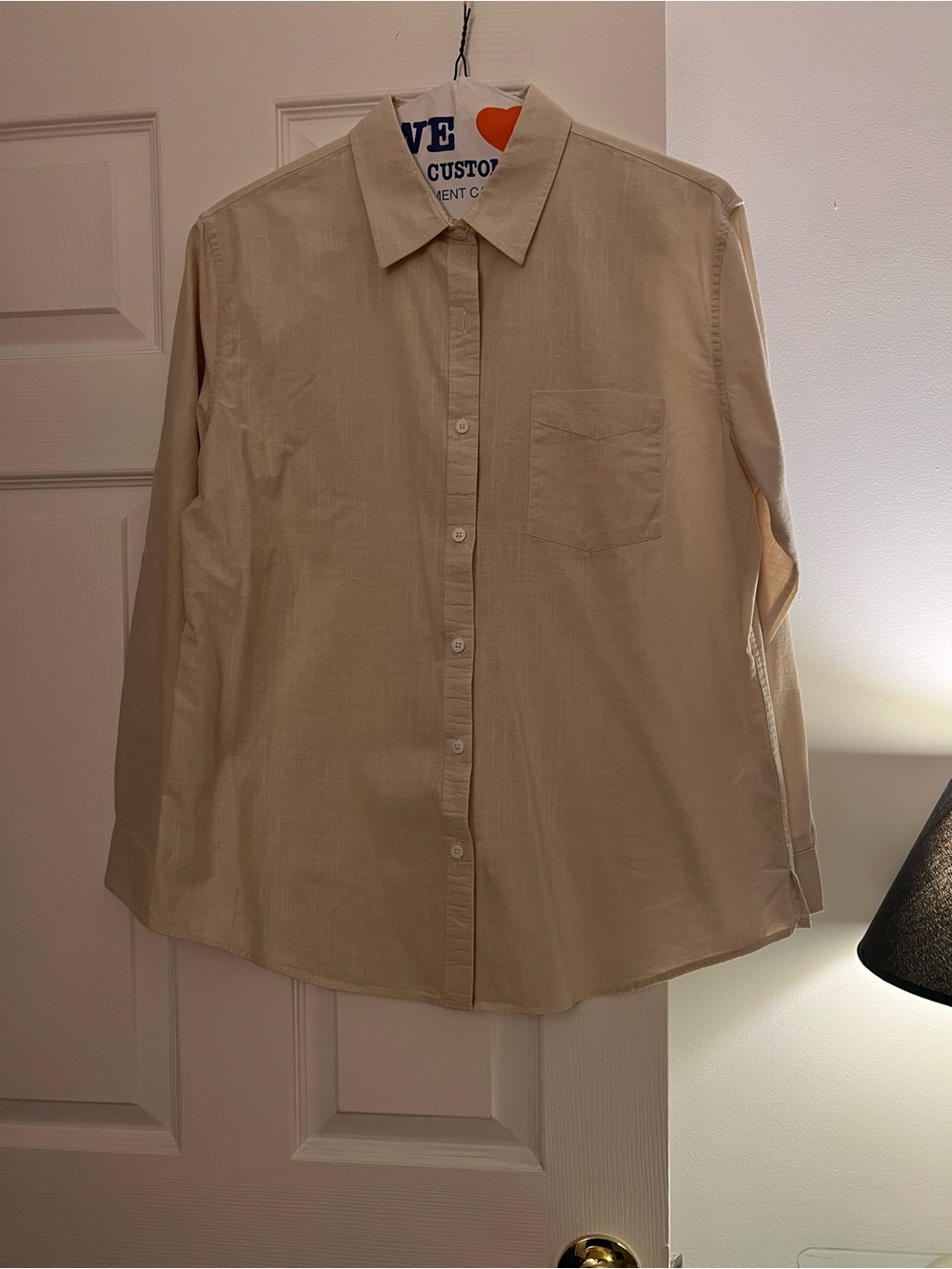 Women’s Large Classic Button-Up Shirt in Beige